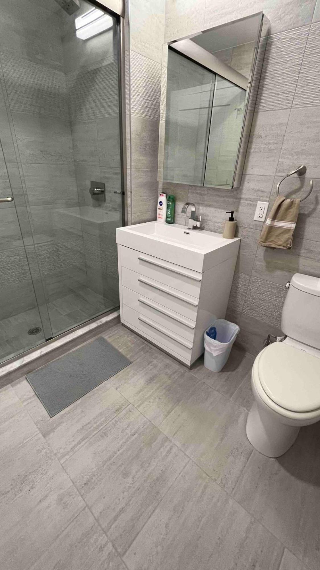 Near Manhattan Spacious Stunning New Modern Penthouse 3-bedroom Appartement *